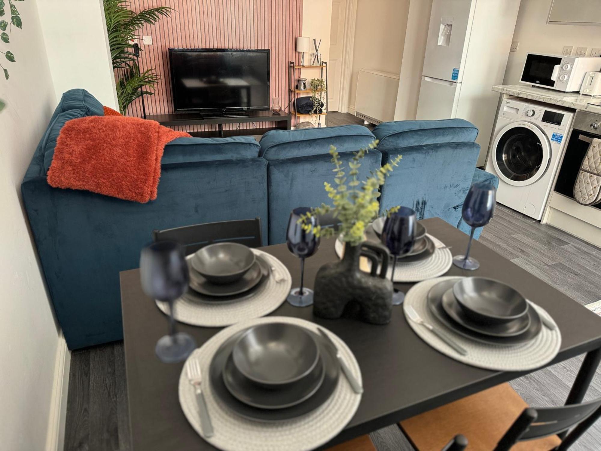 Group Bookings: Up To 30 Guests Across 5 Spacious Flats! Keyless Access Free Wifi & Parking Birmingham Kültér fotó