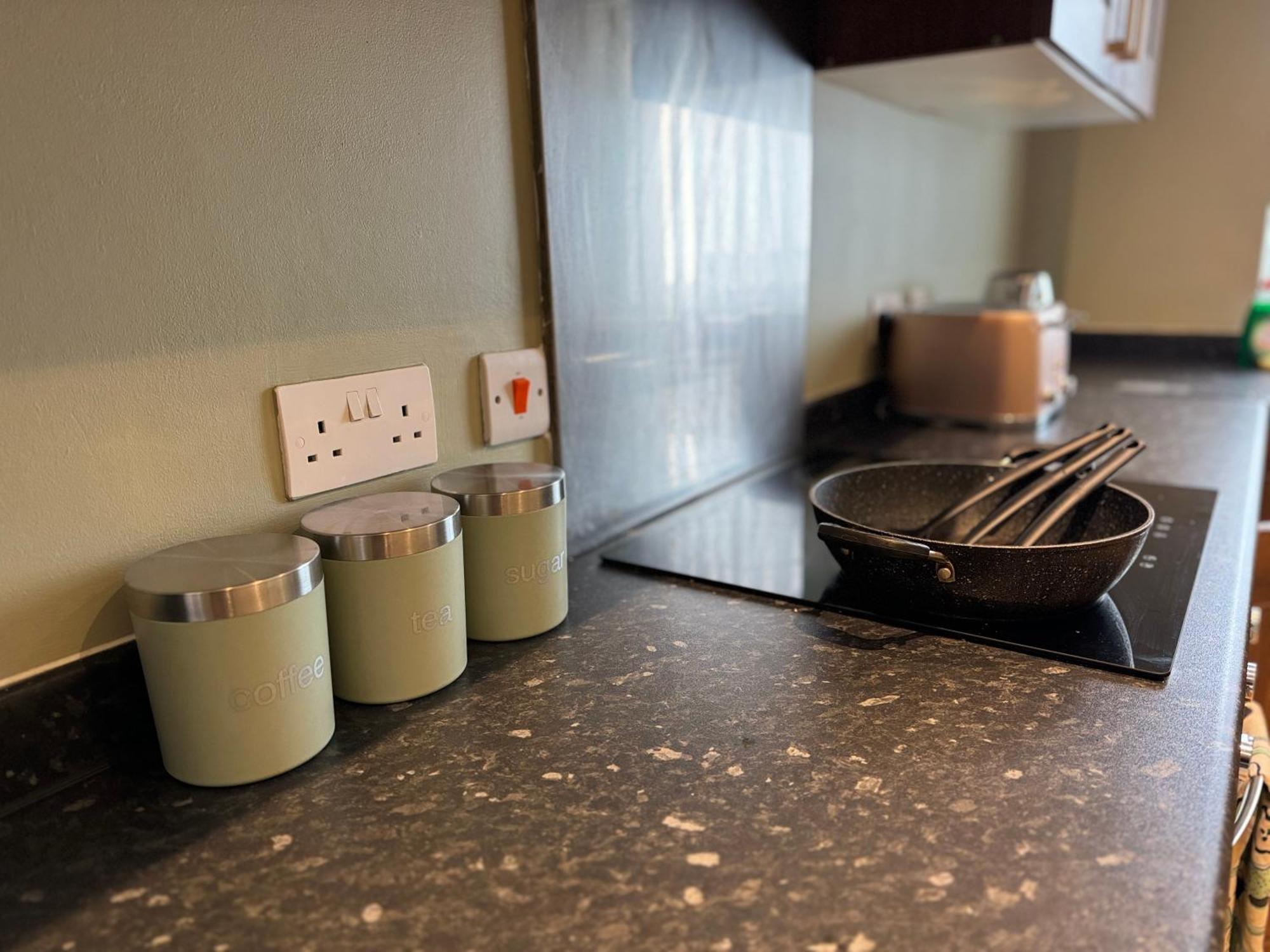 Group Bookings: Up To 30 Guests Across 5 Spacious Flats! Keyless Access Free Wifi & Parking Birmingham Kültér fotó