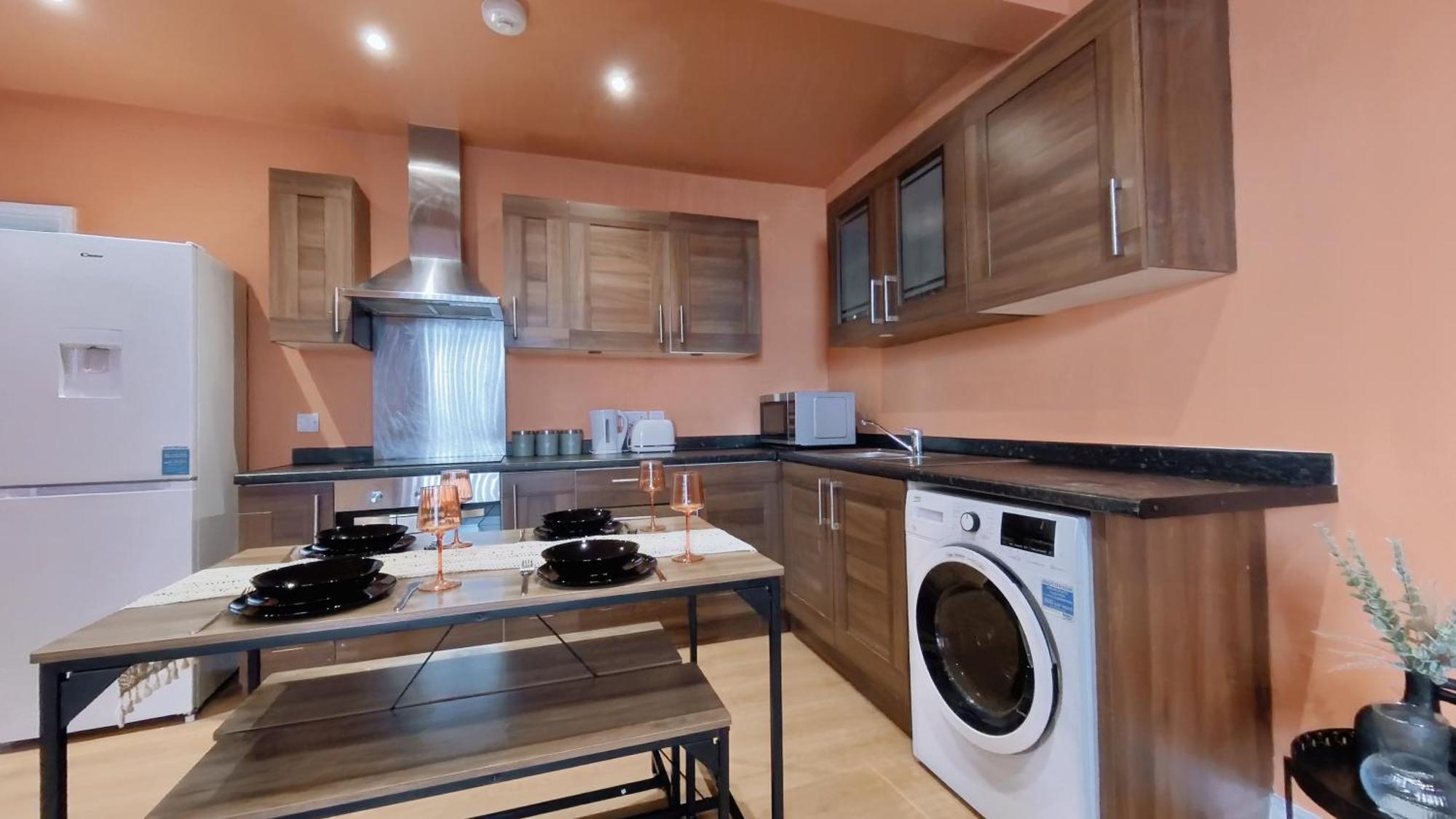 Group Bookings: Up To 30 Guests Across 5 Spacious Flats! Keyless Access Free Wifi & Parking Birmingham Kültér fotó